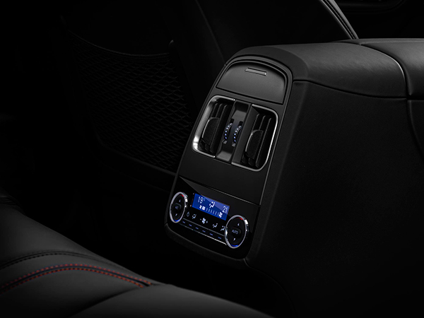 مازيراتي تكشف النقاب عن نسخة تروفيو من طراز ليفانتي